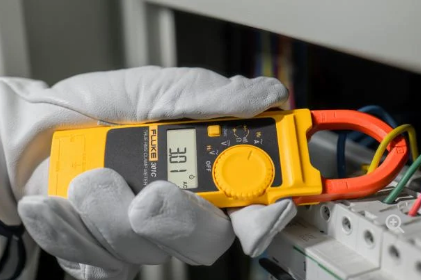 Fluke 301C True RMS Blade Series Clamp Table