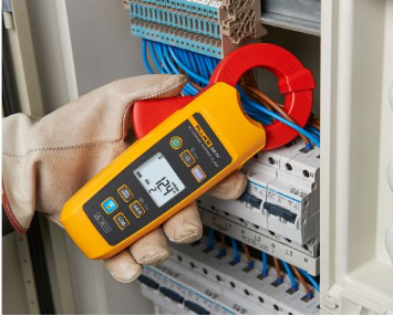 Fluke 368/CN and 368 FC/CN microampere true RMS leakage current clamp meters