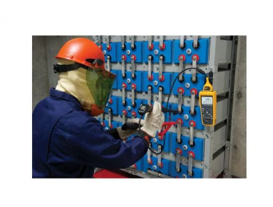 Fluke BT500 series battery internal resistance analyzer