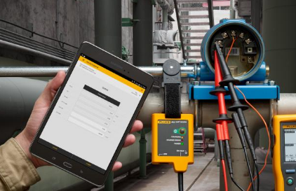 Fluke-154 calibration communicator
