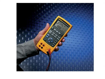 Fluke 724 Temperature Calibrator